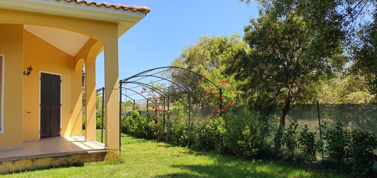 Artemisia Bed And Breakfast SantʼAnna Arresi エクステリア 写真
